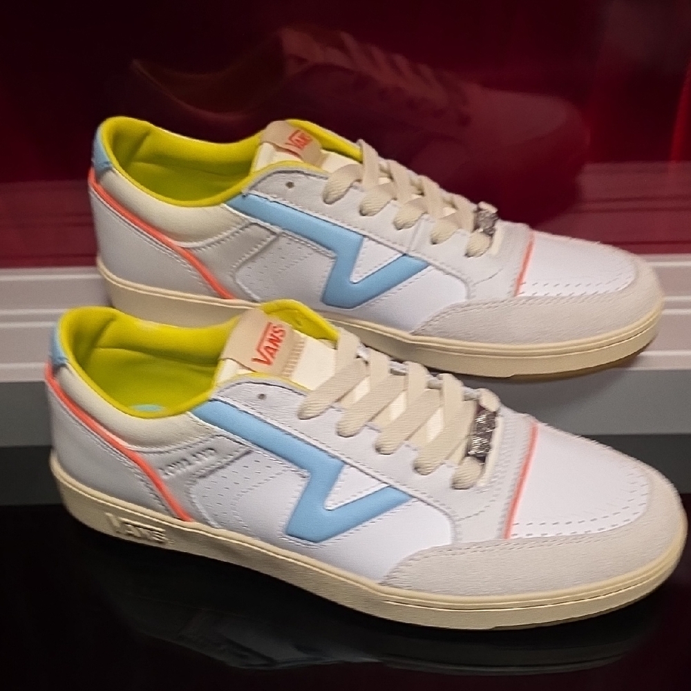 Vans Lowland CC JMP Serio Collectioin Multiple Sizes Men's 9 Women's 10.5
